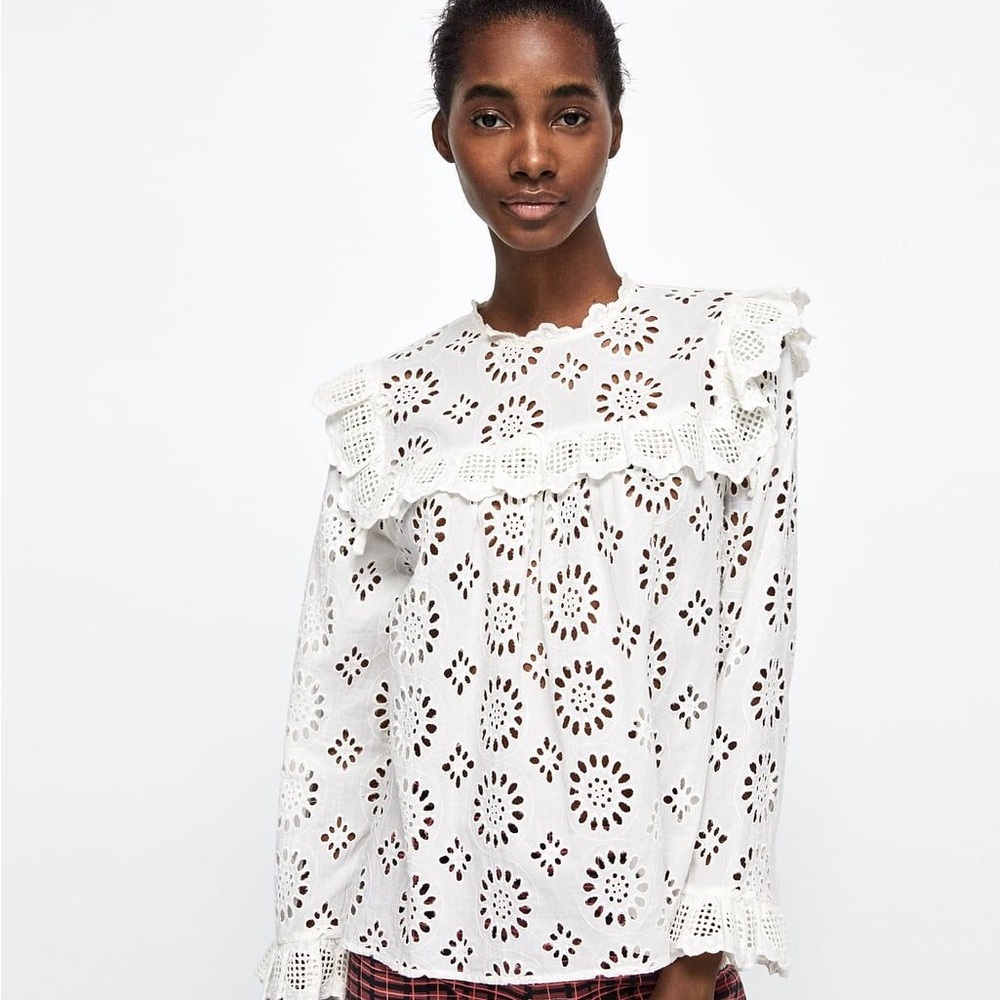 Zara 🤍 Eyelet Ruffle Blouse